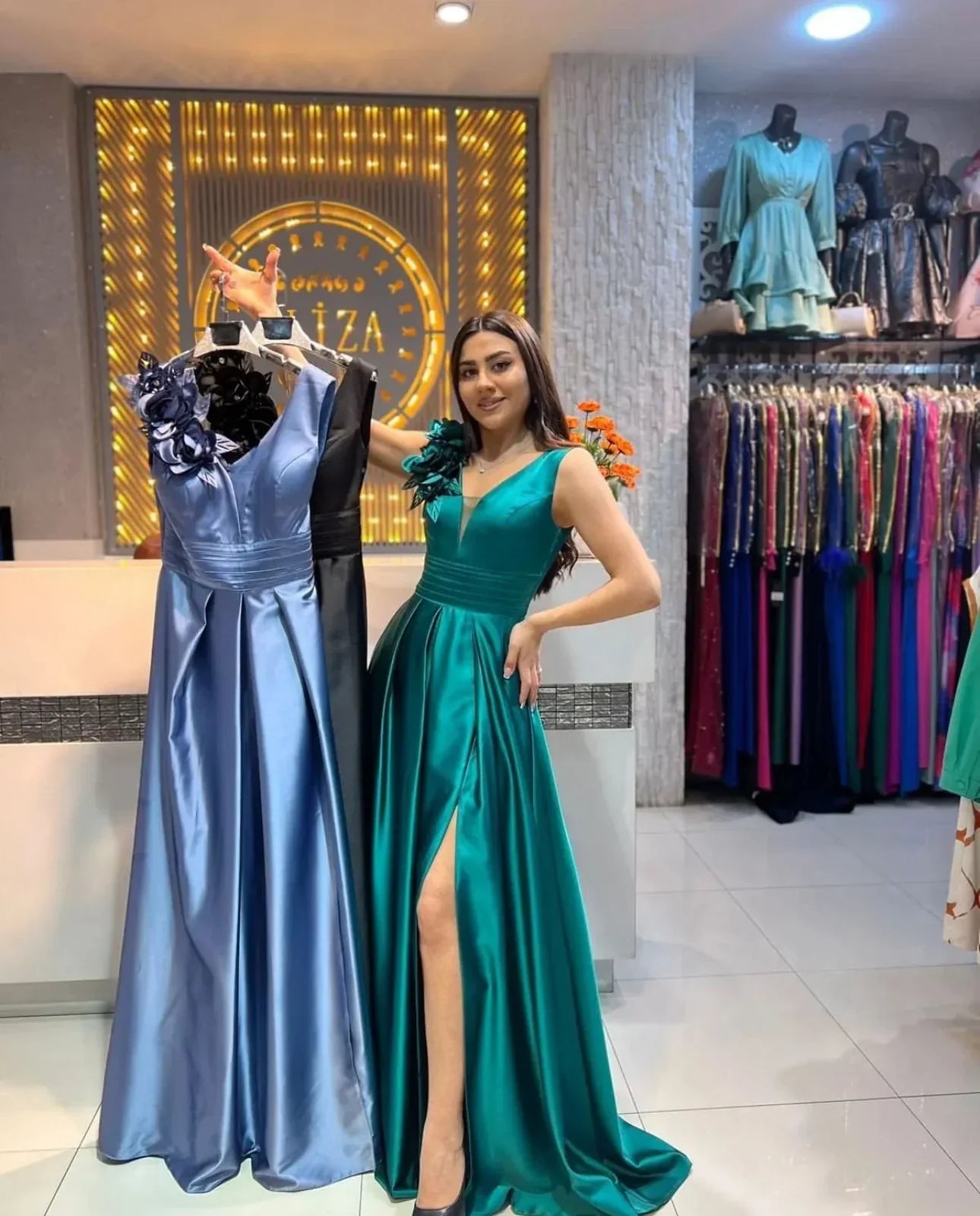 DRESS DRAMA