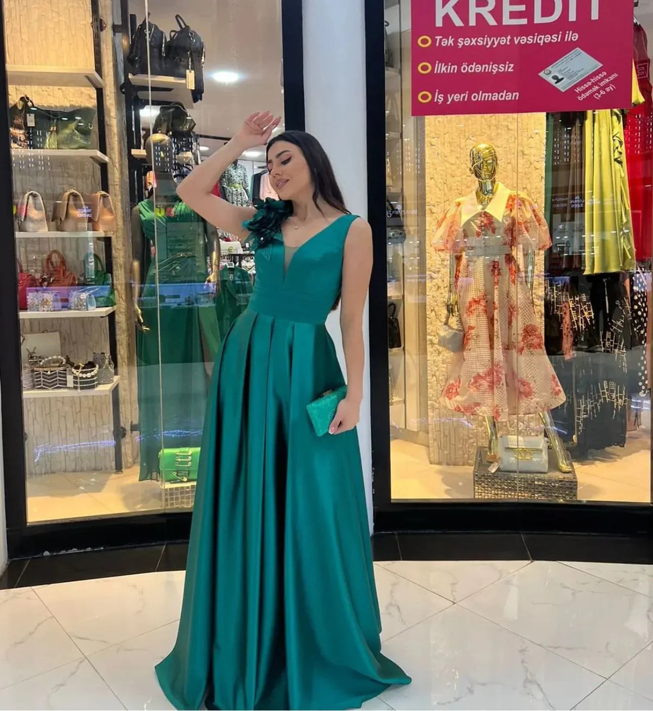 DRESS DRAMA