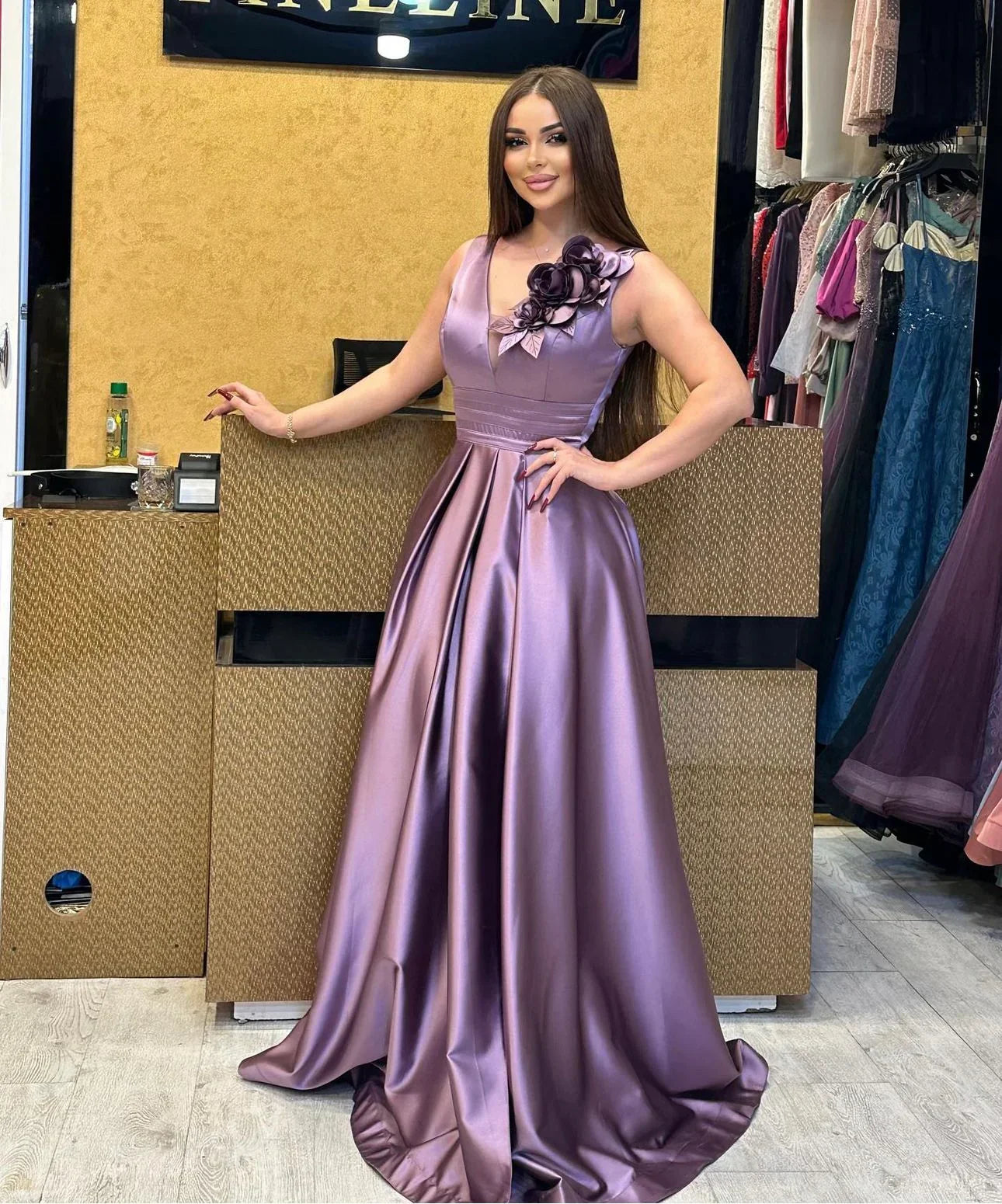 DRESS DRAMA